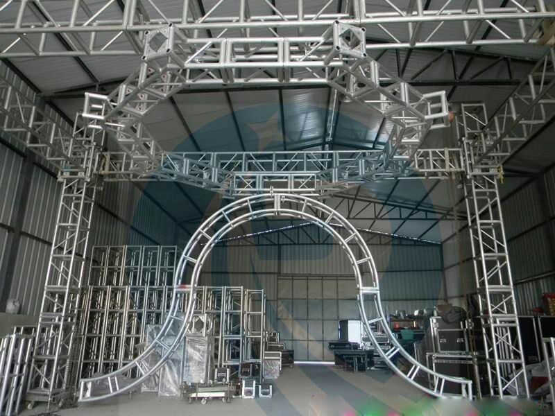 Silver 50x3mm Tube  5M  Diameter  Aluminum Stage Lighting Truss  System  Can Be Choose For  Different Kinds Of Events
