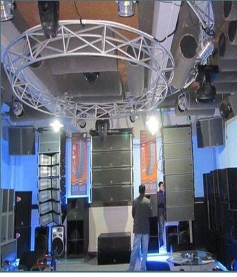 China Diameter 4m  Corrosion Resistance Circle Truss , Non-toxic Arch Truss For Indoor Events supplier