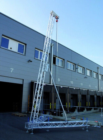 6.2 M High 300*300 Mm Screw Truss For Arrary Stand And Speaker Truss